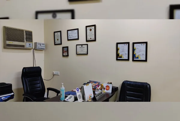 D R Eye Centre